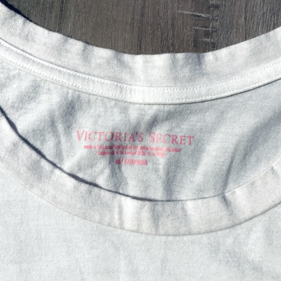 VICTORIA’S SECRET WHITE “LOVE” TEE-SHIRT💕💕 - Picture 3 of 4